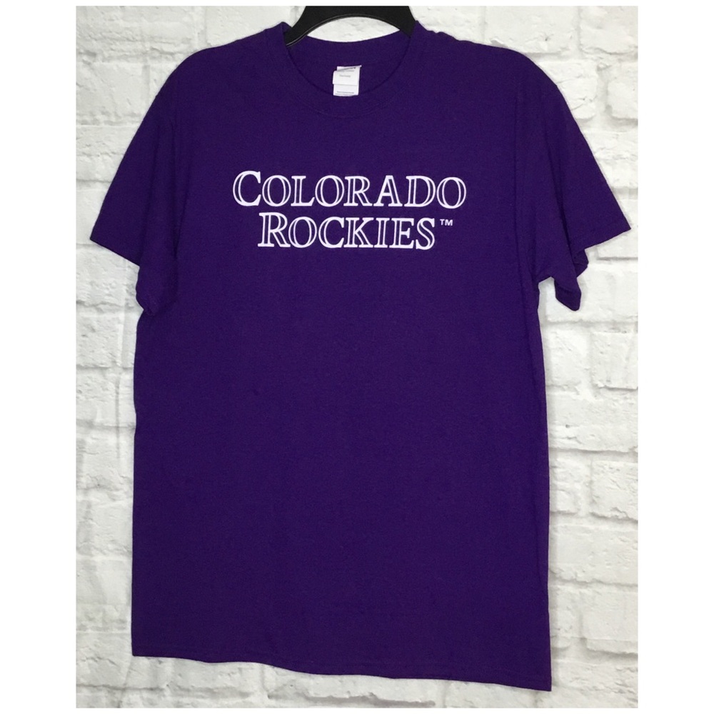 Colorado Rockies Purple T-shirt. Size M